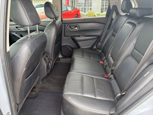 Used 2021 Nissan Rogue SL FWD image 11