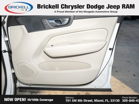 Used 2021 Volvo XC60 T5 Momentum w/ Premium Package image 13