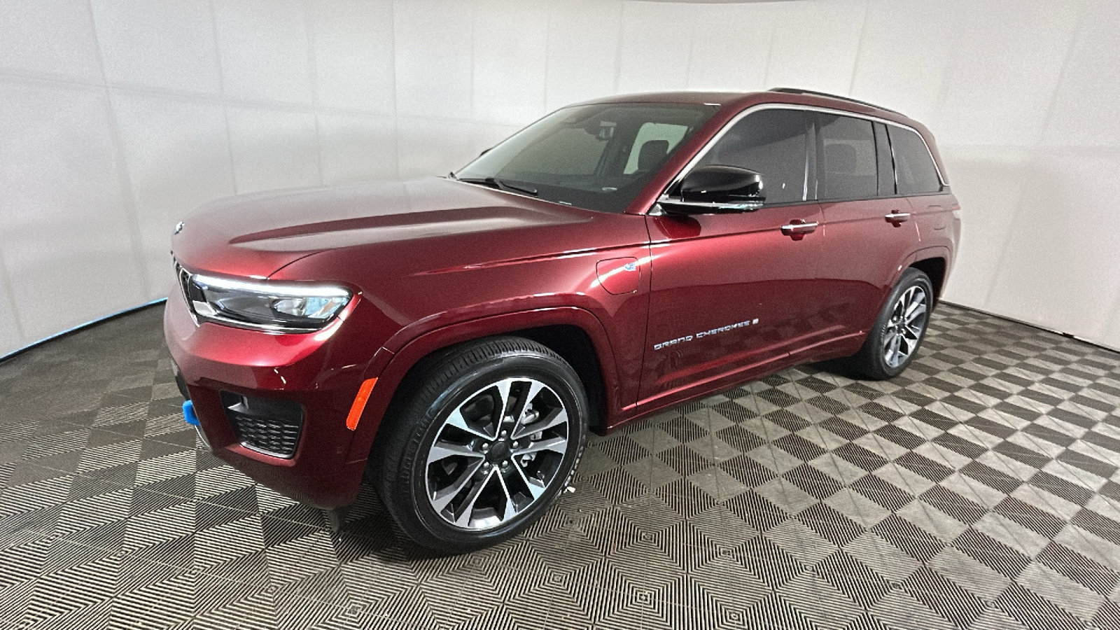 Used 2022 Jeep Grand Cherokee Overland w/ Advanced Protech Group III AWD/4WD image 8