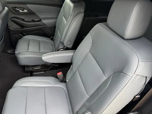 Used 2021 Chevrolet Traverse LT AWD/4WD image 8