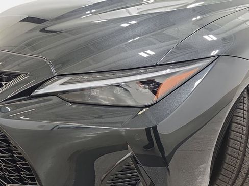 Used 2025 Lexus IS 500 RWD image 29