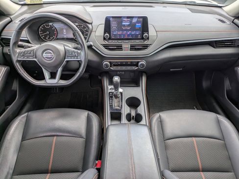 Used 2022 Nissan Altima 2.5 SR w/ Midnight Edition Package FWD image 11