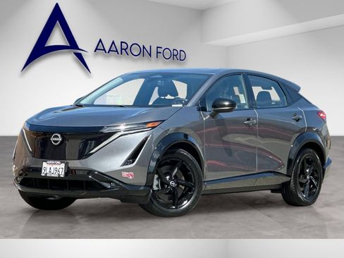 Used 2023 Nissan Ariya AWD image 2