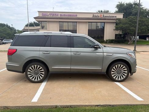 Used 2019 Lincoln Navigator Reserve AWD/4WD image 13