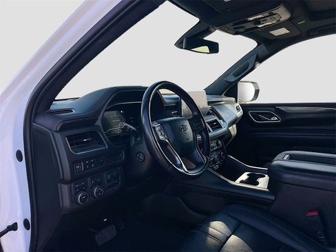 Used 2022 Chevrolet Suburban RST w/ Luxury Package image 9