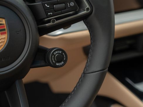 New 2026 Porsche Cayenne Coupe image 27