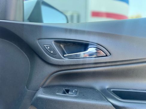 Used 2021 Chevrolet Equinox LT image 44