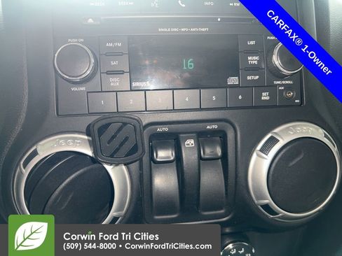 Used 2012 Jeep Wrangler Rubicon w/ PWR Convenience Group image 11