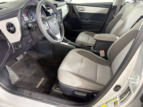 Used 2017 Toyota Corolla LE image 9