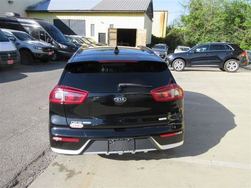 Used 2019 Kia Niro S Touring image 4