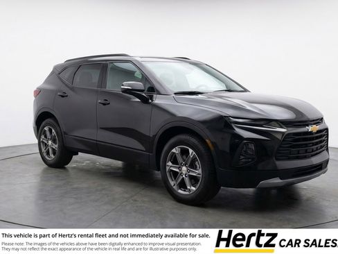 Used 2025 Chevrolet Blazer LT image 1