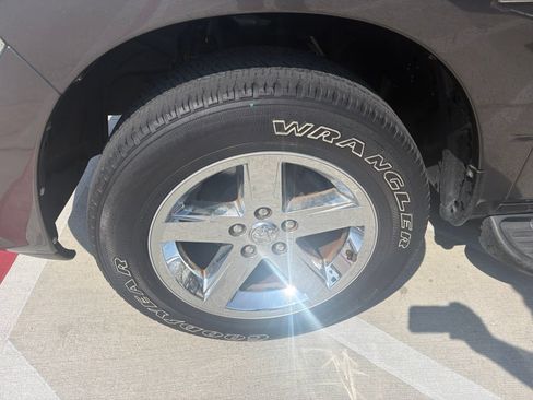 Used 2014 RAM 1500 Express RWD image 9