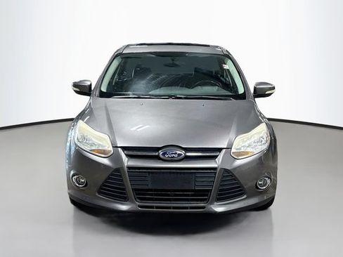 Used 2014 Ford Focus SE w/ Equipment Group 201A FWD image 2