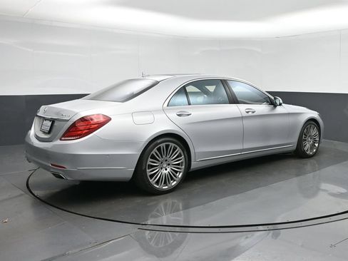 Used 2016 Mercedes-Benz S 550 4MATIC Sedan image 7
