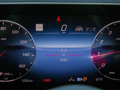 Used 2024 Mercedes-Benz GLC 300 4MATIC image 18