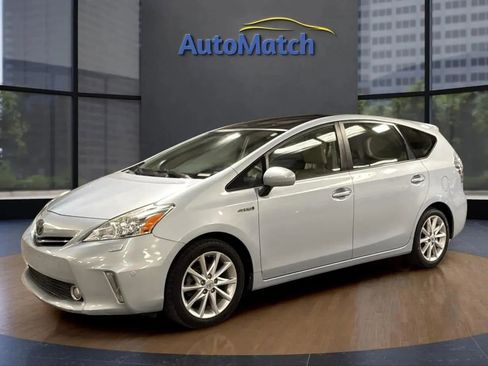 Used 2014 Toyota Prius V Five image 4