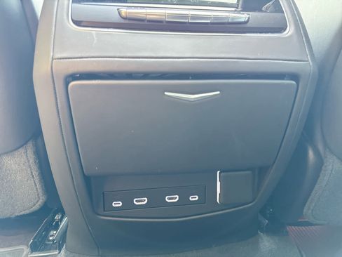 Used 2023 Cadillac Escalade Sport Platinum w/ LPO, ONYX Package image 25