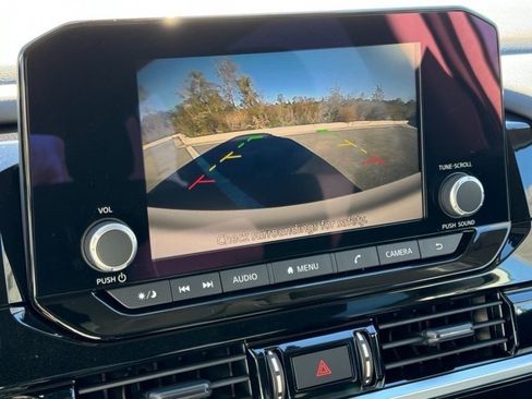 Certified 2025 Nissan Pathfinder SV w/ Black Appearance Package image 8