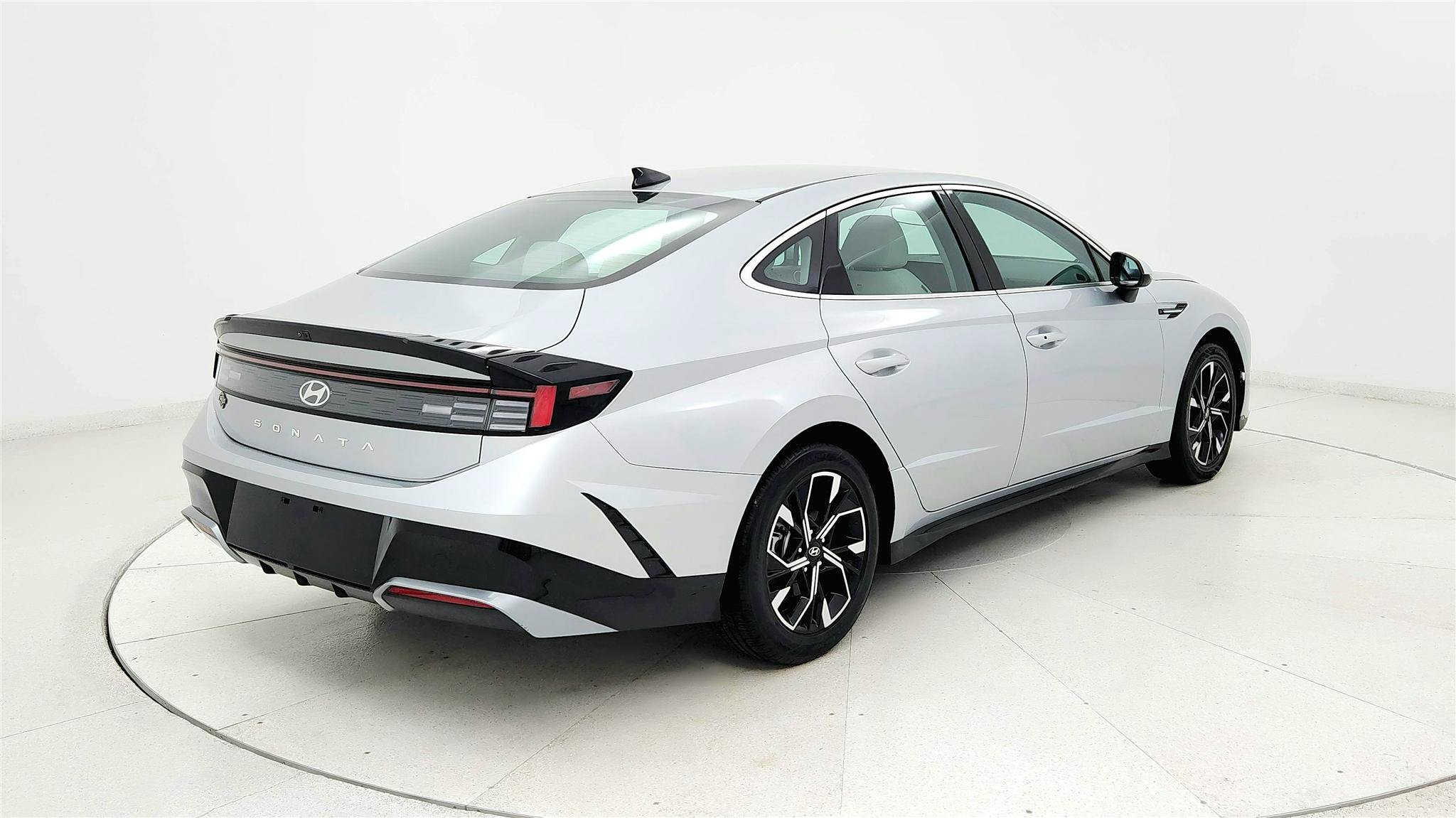 Used 2024 Hyundai Sonata SEL FWD image 5