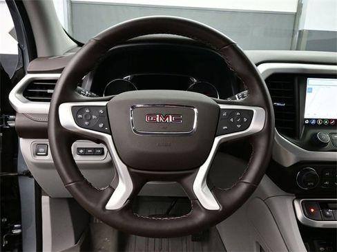 Used 2023 GMC Acadia SLT w/ Technology Package image 8