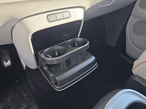 New 2025 Volkswagen ID. Buzz 1st Edition image 12