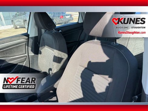 Used 2024 Volkswagen Jetta S image 27