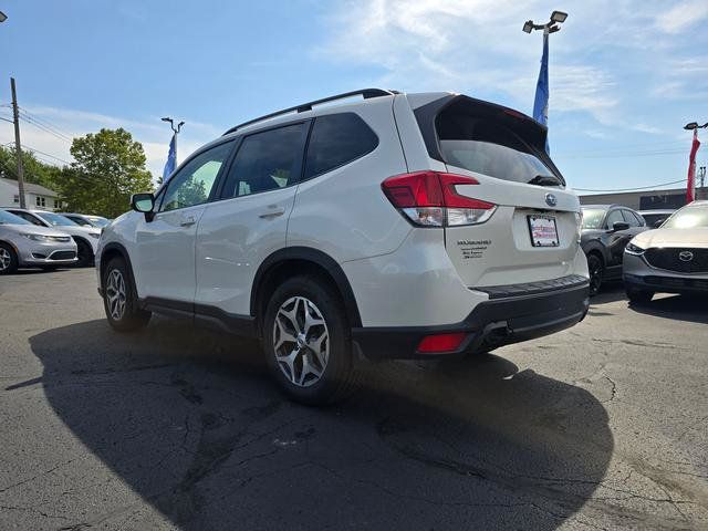 Used 2021 Subaru Forester Premium AWD/4WD image 5