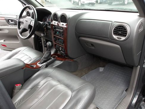 Used 2004 GMC Envoy SLT w/ Preferred Equipment Group image 13