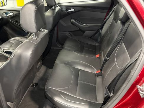 Used 2017 Ford Focus Titanium image 8