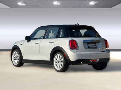 Used 2019 MINI Cooper 4-Door Hardtop w/ Signature Upholstery Package image 3
