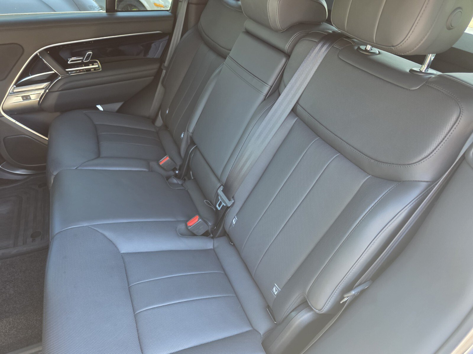 Used 2024 Land Rover Range Rover SE AWD/4WD image 16
