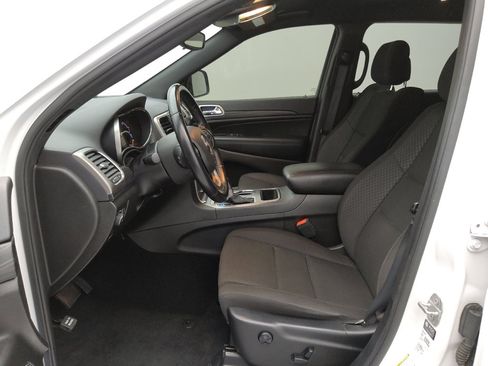 Used 2021 Jeep Grand Cherokee Laredo RWD image 17
