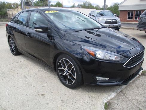 Used 2018 Ford Focus SEL FWD image 8