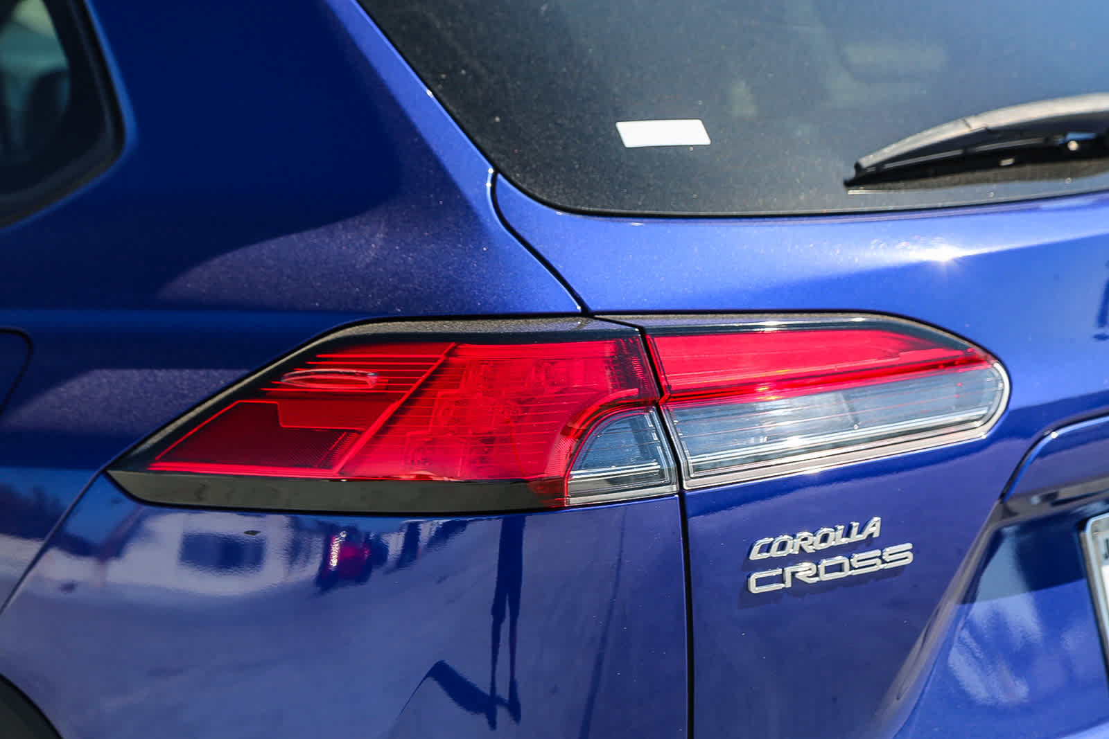 Used 2023 Toyota Corolla Cross XLE w/ Convenience Package FWD image 9