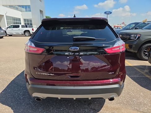 Used 2024 Ford Edge Titanium AWD/4WD image 4