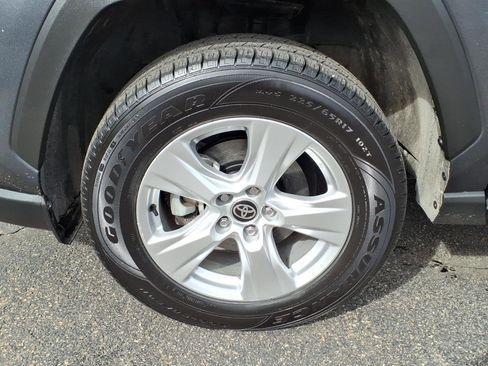 Used 2021 Toyota RAV4 XLE image 6