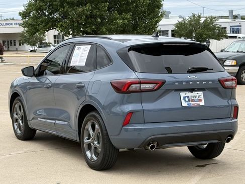Used 2023 Ford Escape ST-Line w/ Tech Pack #1 FWD image 5