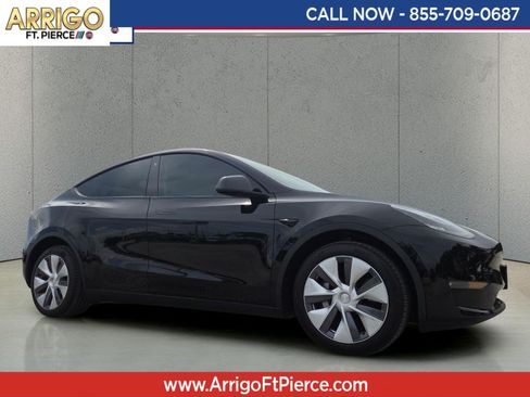 Used 2023 Tesla Model Y Long Range AWD/4WD image 1