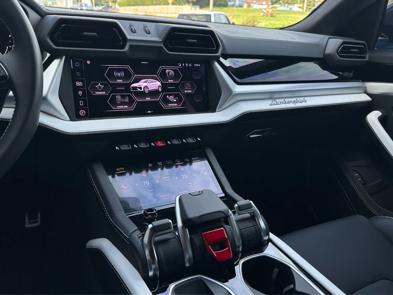 Used 2025 Lamborghini Urus Performante AWD/4WD image 19