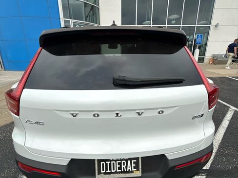 Used 2023 Volvo XC40 B5 Ultimate w/ Climate Package AWD/4WD image 5