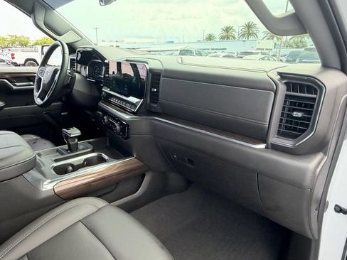 Used 2024 Chevrolet Silverado 1500 RST w/ Convenience Package II AWD/4WD image 17
