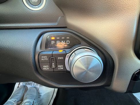 Used 2019 RAM 1500 Laramie AWD/4WD image 18