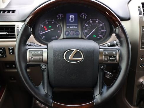 Used 2019 Lexus GX 460 Premium AWD/4WD image 31