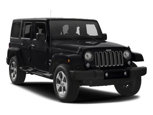 Used 2017 Jeep Wrangler Unlimited Sahara w/ Connectivity Group AWD/4WD image 10
