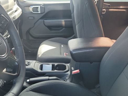 Used 2023 Jeep Wrangler Willys image 3