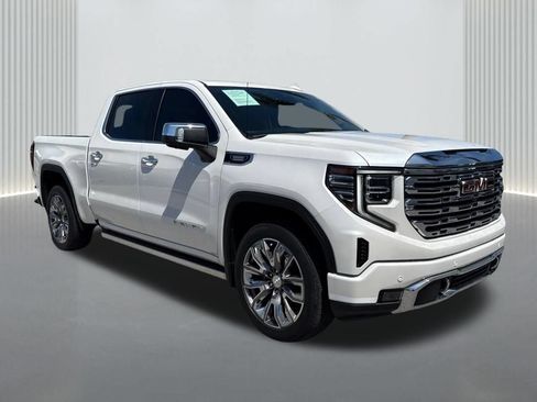 Used 2023 GMC Sierra 1500 Denali w/ Denali Reserve Package AWD/4WD image 3