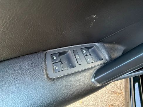 Used 2018 Volkswagen Passat 3.6 SEL Premium image 17