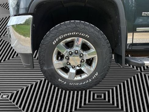 Used 2018 GMC Sierra 2500 SLT AWD/4WD image 9