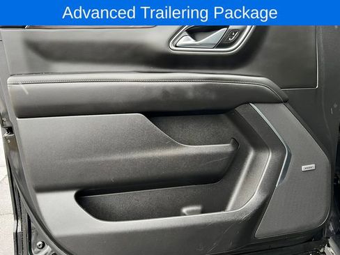 Used 2021 Chevrolet Suburban Z71 w/ Z71 Signature Package image 21