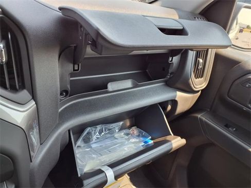 Used 2024 Chevrolet Silverado 1500 Custom image 15